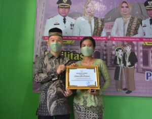 Liu dan Novita Menikah di KUA Metro Utara