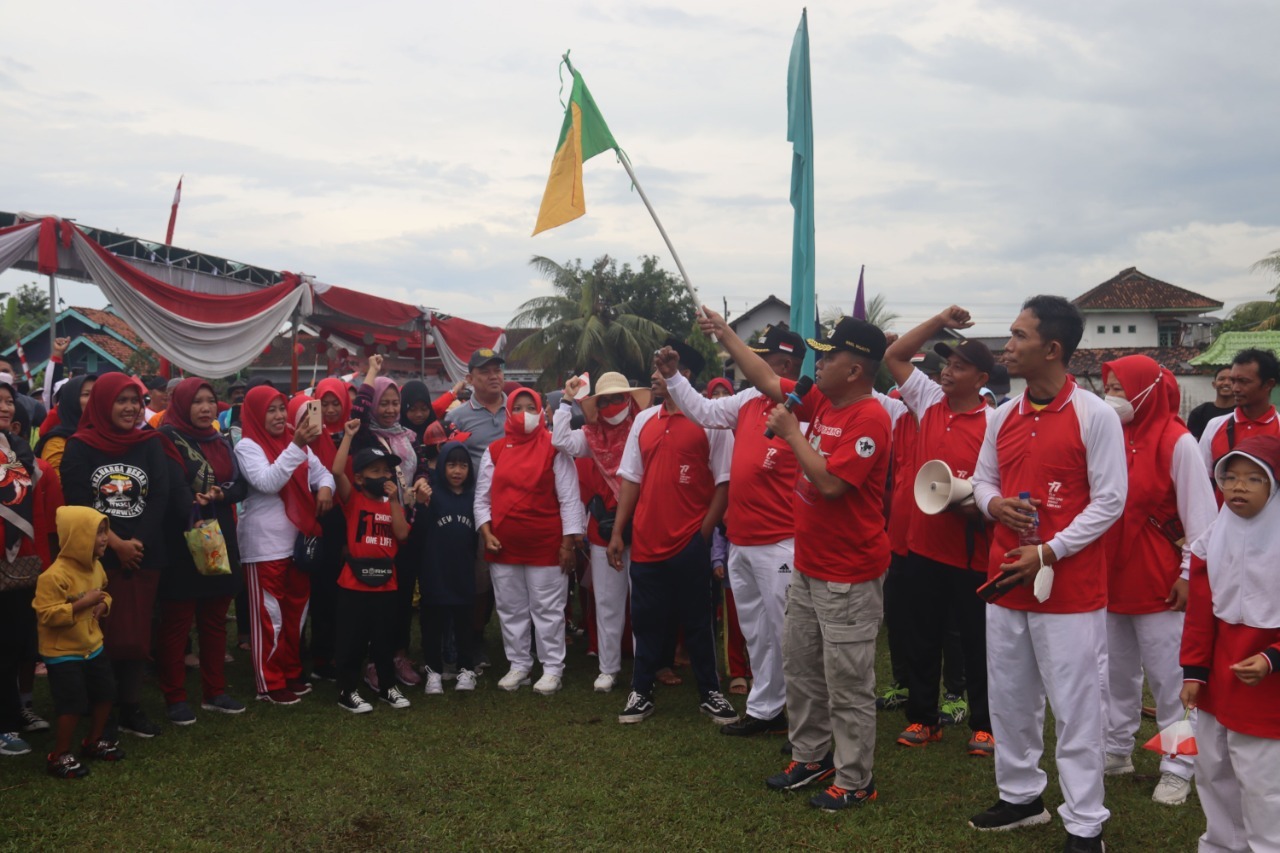 Wakil Walikota Metro Lepas Peserta Jalan Sehat di Tejoagung dan Tejosari