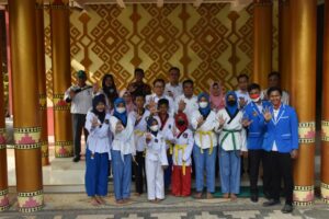 Walikota Metro Melepas Atlet Taekwondo ke Piala KONI