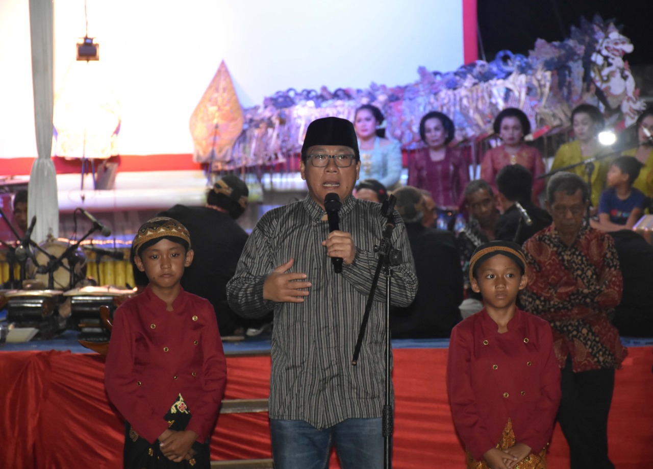 <strong>Wahdi Menghadiri Pertunjukan Wayang Kulit Di Karangrejo</strong>