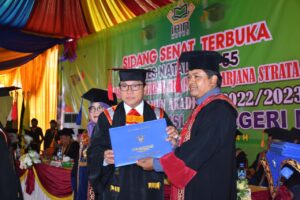 Jadi Lulusan Terbaik dan Tercepat, Walikota Metro Wahdi Ambil S2 Hukum Keluarga Islam