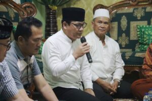 Wahdi Ikuti Pengajian Yang Diselenggarakan Oleh Ikatan Keluarga Pesisir Barat