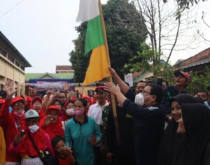 Walikota Metro Melepas Peserta Jalan Sehat di Kelurahan Yosodadi