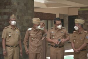 Walikota dan Wakil Walikota Metro Lepas Purnatugas Kadis PPPAPPKB