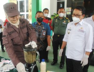 Wahdi Hadiri Pemusnahan Barang Bukti Kejari Metro