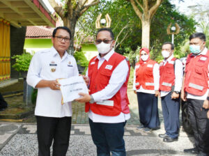 <strong>Wahdi Lepas Bantuan Kemanusiaan untuk Korban Gempa Cianjur</strong>