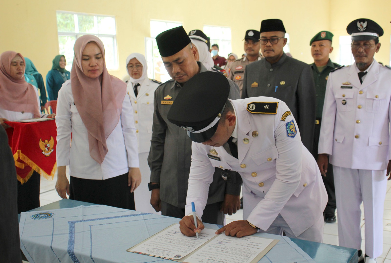 Sartijab Tiga Lurah dan Ketua TP-PKK Kelurahan di Kecamatan Metro Barat