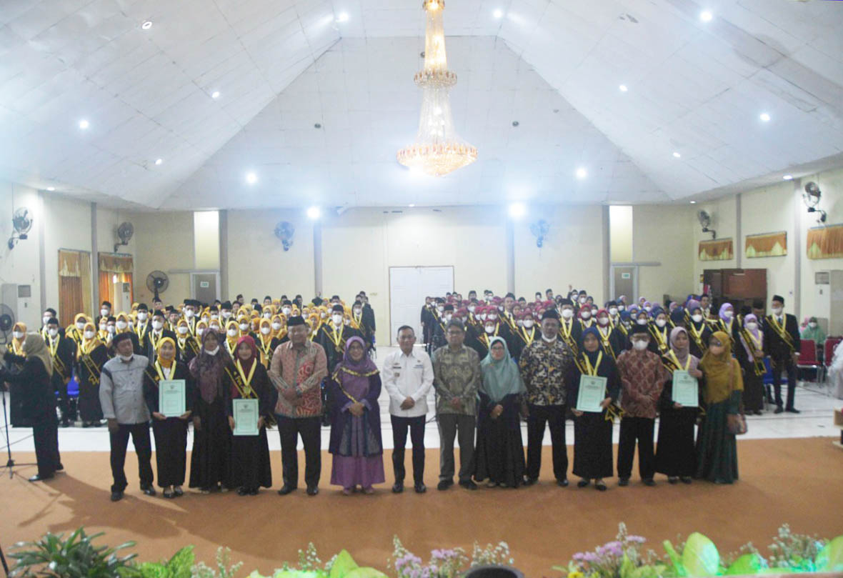 Wakil Walikota Metro Hadiri Yudisum 243 Mahasiswa IAIN Metro