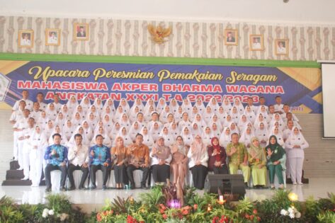 Staff Ahli Walikota Bidang III Meresmikan Capping Day Mahasiswa Akper Dharma Wacana Metro