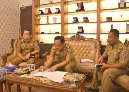 Pemerintah Kota Metro bersama 50 Kabupaten/Kota Melakukan Penandatanganan Gerakan Menuju Smart City