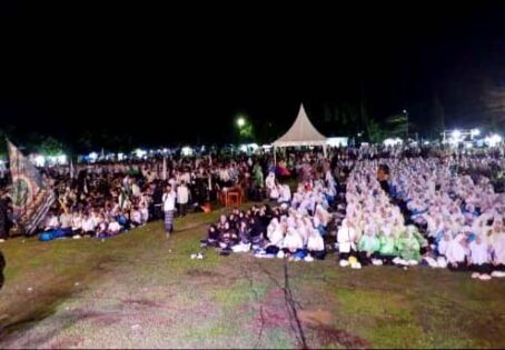 Meski Hujan Lebat, Qomaru Zaman Bangga Kepada Santri yang Tetap Rayakan Harlah 1 Abad NU