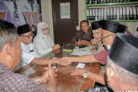 Arif Efendi dan Atik Ikuti Program Fasilitas Nikah