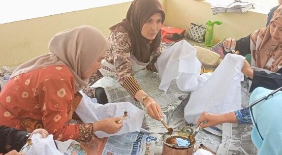 Dinas Porapar Adakan Workshop Membatik Leluak Tehambur dan Sibori