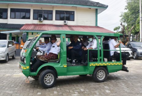 Buka LCC Kebudayaan dan Permuseuman, Qomaru juga coba kendarai Mobil Wisata Heritage