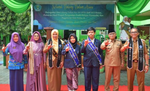 Wakil Walikota Metro Hadiri HUT SMPN 3 Metro