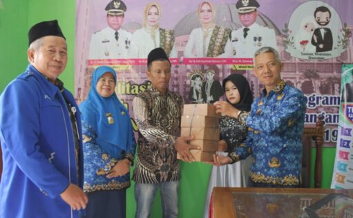 Ucap Selamat, Juni Kuswati Pada Mempelai Andrianto dan Indah