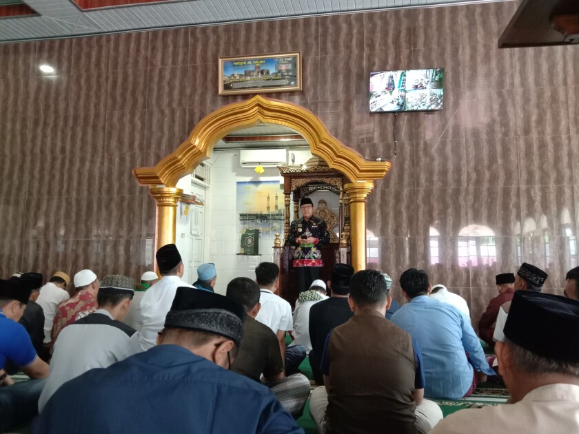 Jadi Khatib Sholat Jumat di Masjid Al-Falah, Wahdi Ingatkan Beberapa Hal