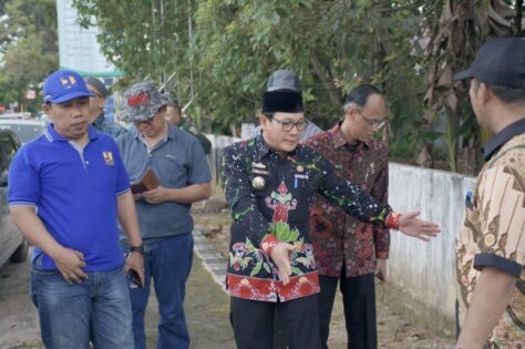 Walikota Metro Tinjau Trotoar dan Infrastruktur Jalan Guna Mengembalikan Fungsinya