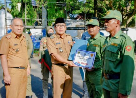 Wahdi Minta Linmas Membantu Pengamanan Wilayah Jelang Idul Fitri