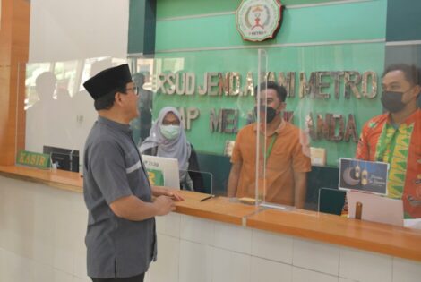 Wahdi Meninjau Pelayanan Kesehatan dan Beberapa Ruas Jalan Jelang Idul Fitri