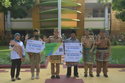 Apel Mingguan, Walikota dan Kepala BPJS Ketenagakerjaan Kota Metro Serahkan JKM ke Ahli Waris Peserta