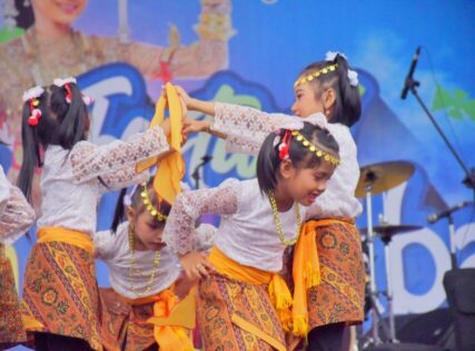 Kemeriahan Anak KOBER dan TK se-Kecamatan Metro Utara, Isi Panggung Utama Festival Putri Nuban