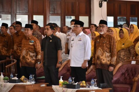 dr. Wahdi hadiri pelantikan PWRI Metro