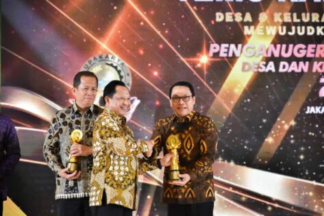 Wali Kota Metro Terima Penghargaan Upakarya Wanua Nugraha 2023 dari Menteri Dalam Negeri