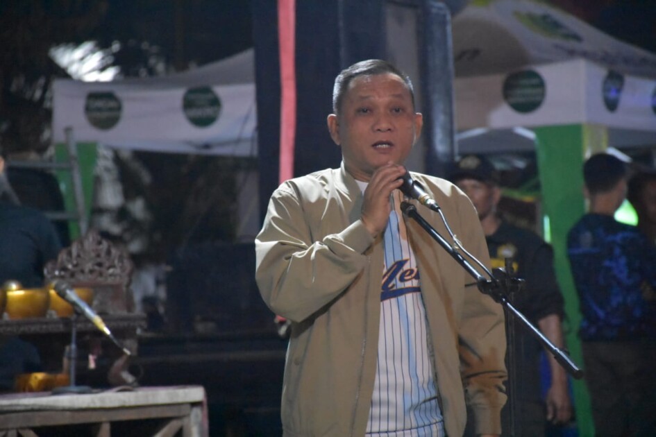 Berlangsung Meriah, Qomaru Hadiri Pawai Karnaval Warga Rejomulyo