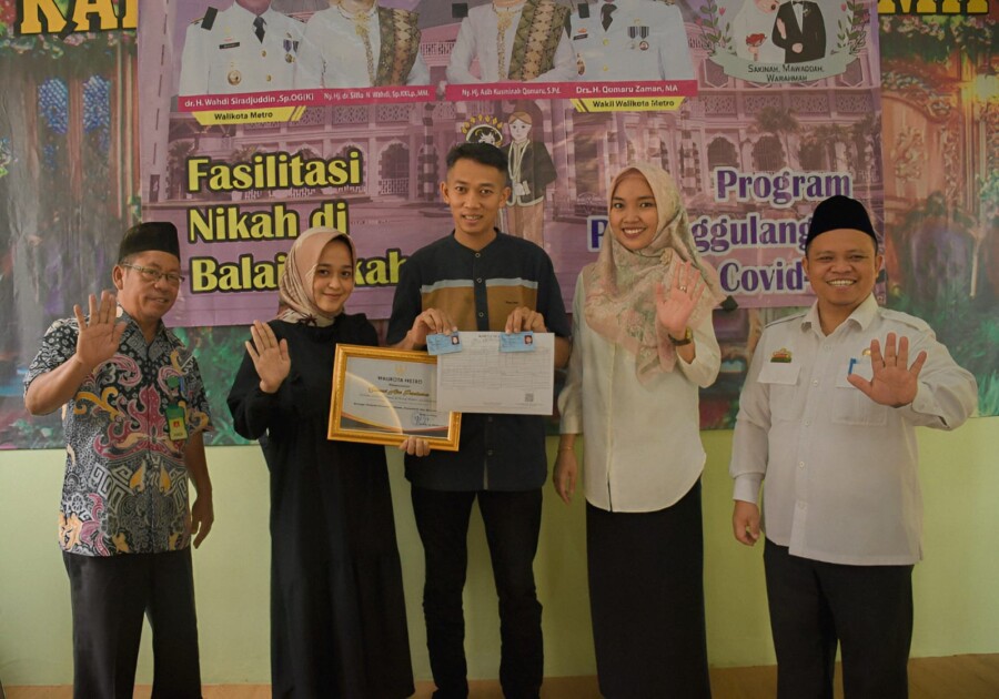Dedek dan Nurul Manfaatkan Fasilitas Pernikahan Pemkot Metro