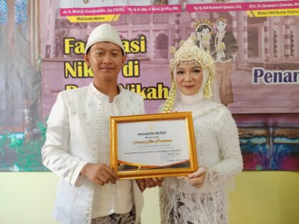 Oki Saputra dan Rizki Saraswati Langsungkan Ijab Kabul di KUA Metro Barat