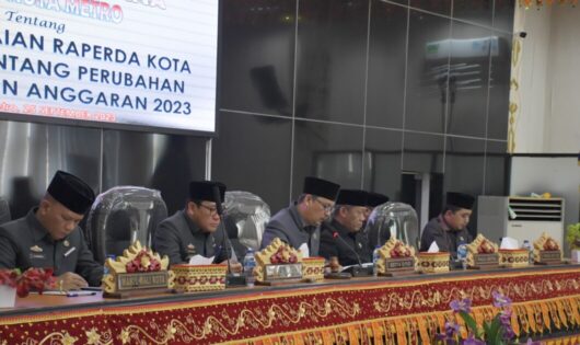 Walikota dan Wakil Walikota Metro Hadiri Rapat Paripurna DPRD Kota Metro