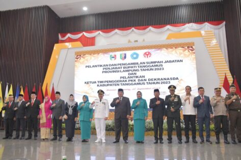 Wakil Walikota Metro Hadiri Pelantikan Pejabat Bupati Tanggamus Ir. Mulyadi Irsan, MT dan Ketua TP- PKK