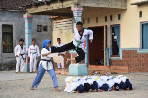 Walikota Metro Lepas Atlet ke Kejuaraan Taekwondo di Bali