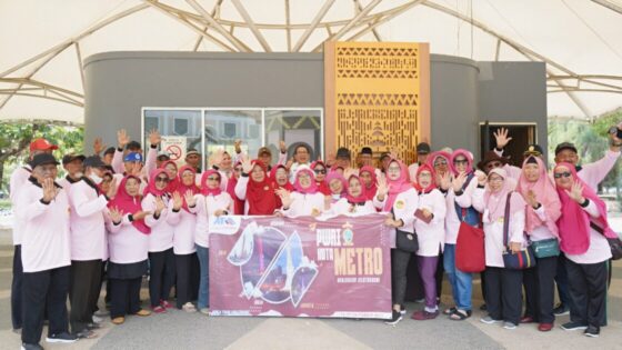 Wahdi Lepas DPC PWRI Metro Lakukan Studi Banding di DIY Yogyakarta