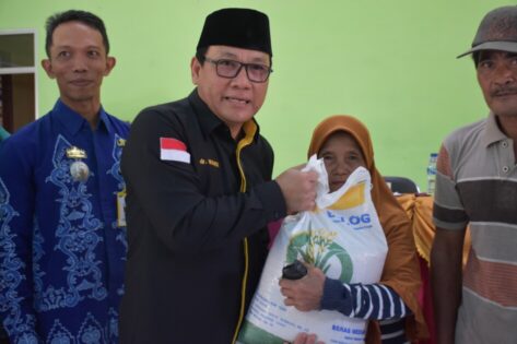 Pemkot Metro Bersama Bulog Salurkan Bantuan Beras ke 8.833 Penerima
