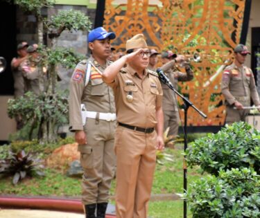 Pimpin Apel Mingguan Wahdi Ingatkan Kedisiplinan Pegawai