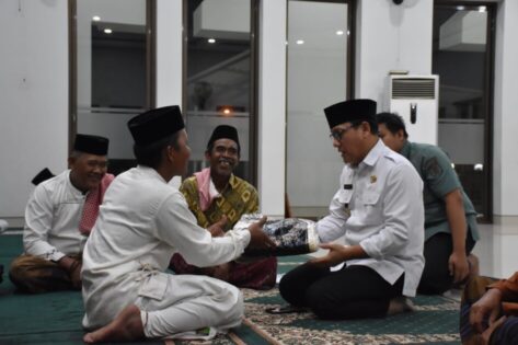 Sapa Warga, Wahdi Sholat Magrib di Mulyosari