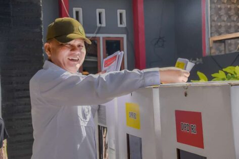 Gunakan Hak Pilih, Wakil Wali Kota Metro Datangi TPS 04 Tejo Agung