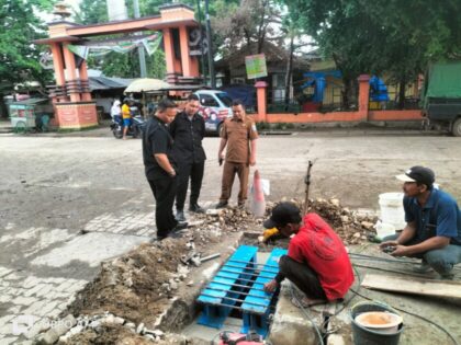 Wahdi Apresiasi UD Bawang Lanang Perbaiki Saluran drainase