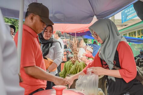 Alami Peningkatan Pergerakan Ekonomi Rakyat, Qomaru Zaman Apresiasi Pasar Takjil 28