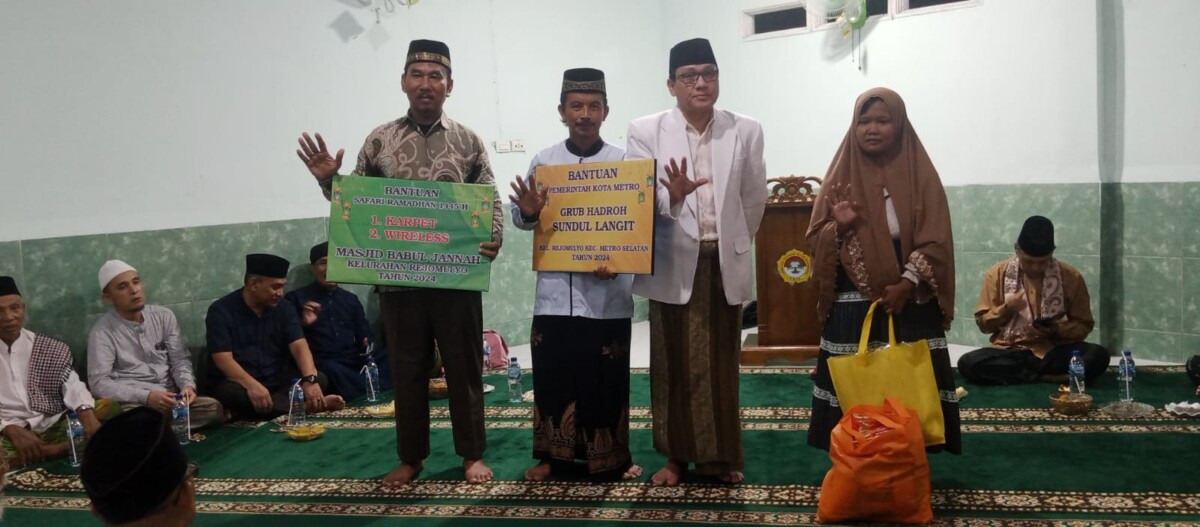 dr. Wahdi Beri Bantuan Masjid Rp 20 Juta di Metro Selatan Momen Safari Ramadan