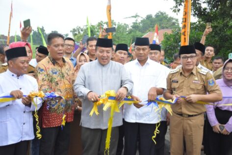 Penantian Masyarakat Terwujud, Arinal Didampingi Wahdi Resmikan Jembatan Penghubung Metro dan Lamtim
