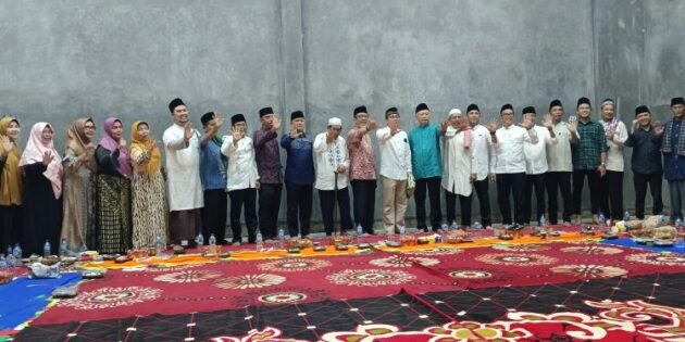 Diberi Gelar Sutan Nagari, dr. Wahdi – Qomaru Ajak KBSB bersama Bangun Kota Metro