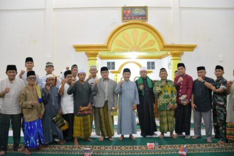 Safari Ramadan di Masjid Al-Ikhlas, Wahdi: RT/RW Berperan Penting Menjaga Keamanan Rumah Warga yang Mudik