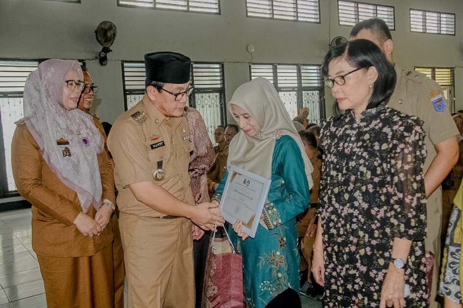 Wahdi – Qomaru Jalin Halal Bihalal dengan Keluarga Pendidik, Sekaligus Lepas 4 Purna Bhakti