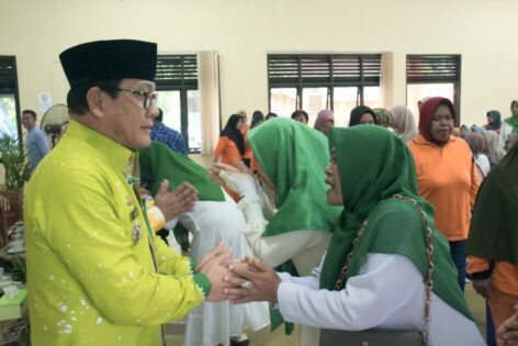 Halal Bihalal, Wahdi dan Qomaru Apresiasi Kinerja Petugas dan Armada Kebersihan Dinas Lingkungan Hidup