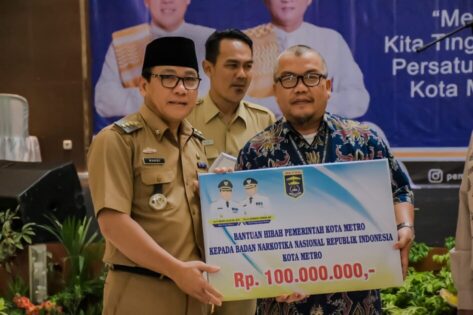 Pemkot Metro Serahkan Bantuan Hibah di Acara Halal Bihalal dengan MUI