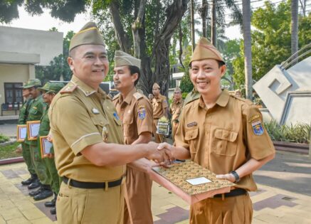 Apresiasi Kinerja dan Kedisiplinan Pegawai, Pemkot Metro Beri Penghargaan ke ASN, Non ASN dan Satlinmas