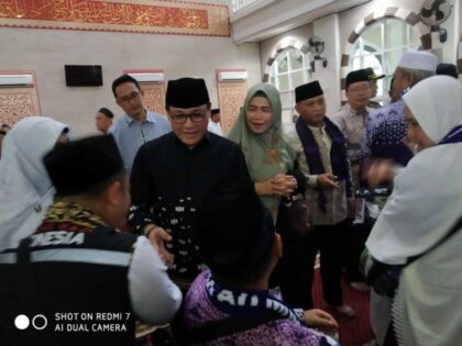 Wahdi Lepas 355 Calon Jamaah Haji, Do’akan Sehat dan Menjadi Haji yang Mabrur